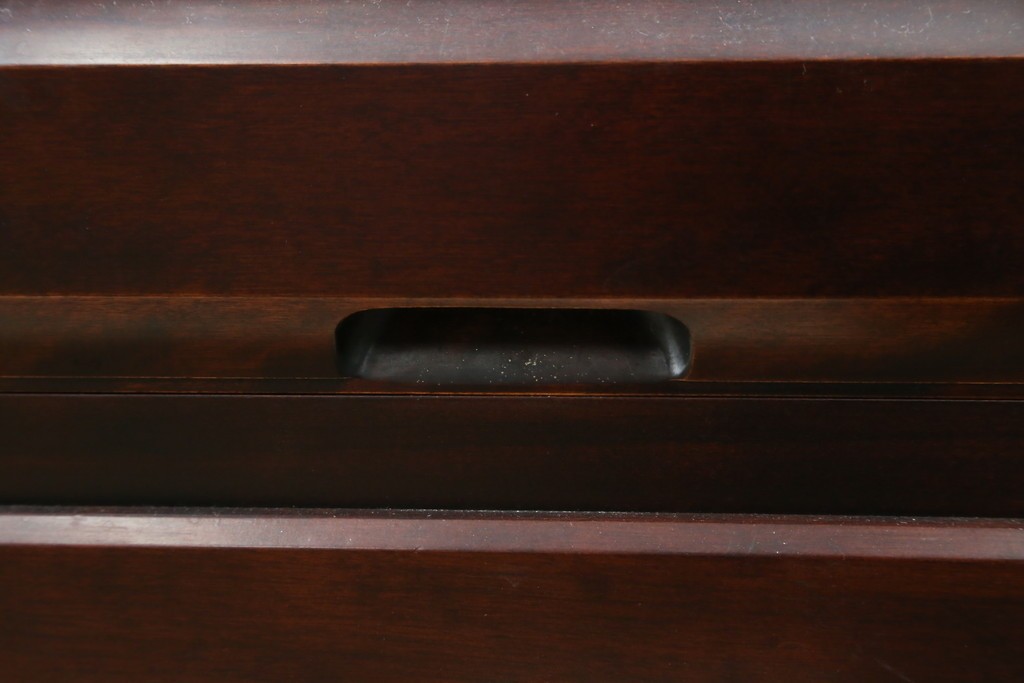 中古　北海道勇峰工芸　縦桟が整然と並ぶ格子戸付き水屋箪笥　(R-087505)