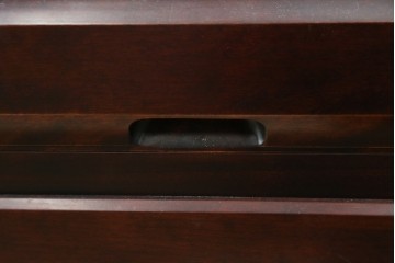 中古　北海道勇峰工芸　縦桟が整然と並ぶ格子戸付き水屋箪笥　(R-087505)