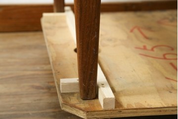 デンマークヴィンテージ　チーク材　左右対称の引き出しが美しいデスク　(R-087509)