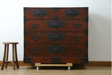 中古　美品　仙台民藝箪笥(仙台箪笥)　重厚な金具と力強い木目が印象的な整理箪笥　(R-087510)