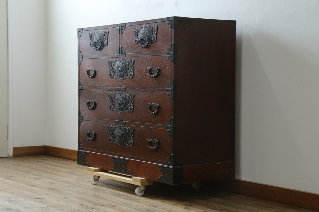 中古　美品　仙台民藝箪笥(仙台箪笥)　重厚な金具と力強い木目が印象的な整理箪笥　(R-087510)