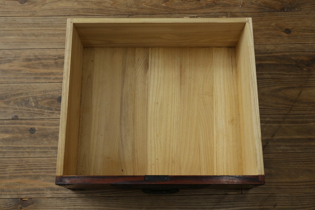 中古　美品　仙台民藝箪笥(仙台箪笥)　重厚な金具と力強い木目が印象的な整理箪笥　(R-087510)