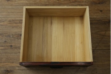 中古　美品　仙台民藝箪笥(仙台箪笥)　重厚な金具と力強い木目が印象的な整理箪笥　(R-087510)