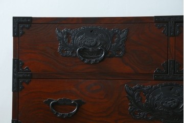 中古　美品　仙台民藝箪笥(仙台箪笥)　重厚な金具と力強い木目が印象的な整理箪笥　(R-087510)