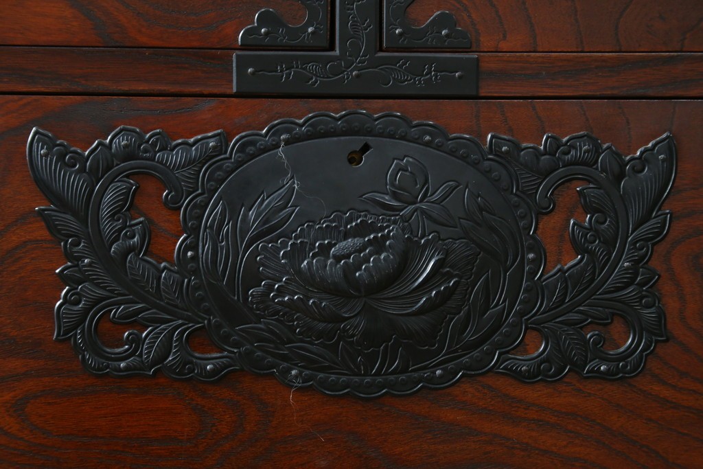 中古　美品　仙台民藝箪笥(仙台箪笥)　重厚な金具と力強い木目が印象的な整理箪笥　(R-087510)