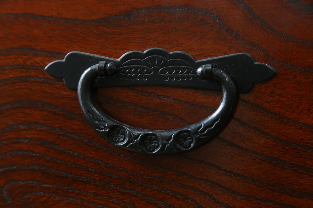 中古　美品　仙台民藝箪笥(仙台箪笥)　重厚な金具と力強い木目が印象的な整理箪笥　(R-087510)