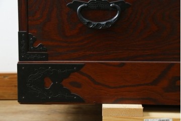 中古　美品　仙台民藝箪笥(仙台箪笥)　重厚な金具と力強い木目が印象的な整理箪笥　(R-087510)