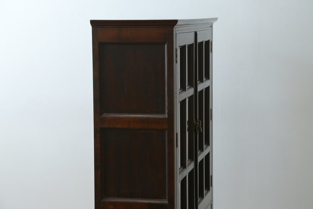 和製ヴィンテージ　松本民芸家具　落ち着いた格子ガラスが魅力のA型面取書棚　(R-087511)