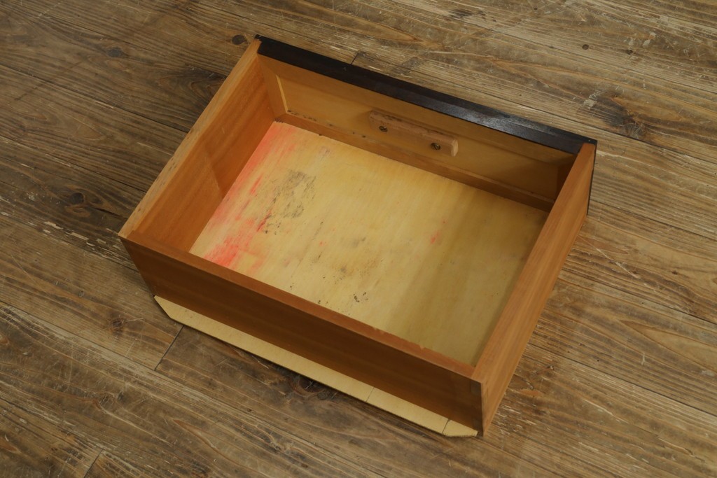 和製ヴィンテージ　松本民芸家具　落ち着いた格子ガラスが魅力のA型面取書棚　(R-087511)