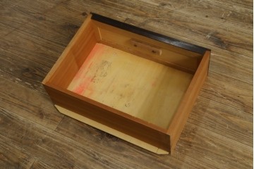 和製ヴィンテージ　松本民芸家具　落ち着いた格子ガラスが魅力のA型面取書棚　(R-087511)