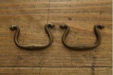 和製ヴィンテージ　松本民芸家具　落ち着いた格子ガラスが魅力のA型面取書棚　(R-087511)