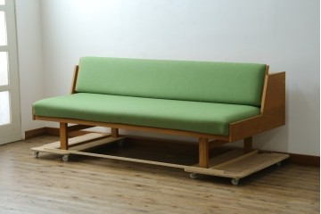 デンマークヴィンテージ　GETAMA(ゲタマ)　Hans J. Wegner(ハンス・J・ウェグナー)　GE258　さわやかなレトログリーンの2wayデイベッド　(R-087512)