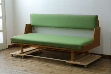 デンマークヴィンテージ　GETAMA(ゲタマ)　Hans J. Wegner(ハンス・J・ウェグナー)　GE258　さわやかなレトログリーンの2wayデイベッド　(R-087512)