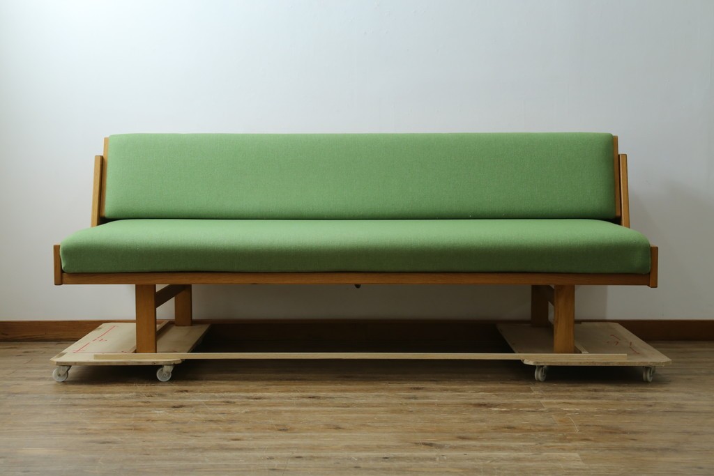 デンマークヴィンテージ　GETAMA(ゲタマ)　Hans J. Wegner(ハンス・J・ウェグナー)　GE258　さわやかなレトログリーンの2wayデイベッド　(R-087512)