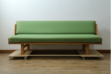 デンマークヴィンテージ　GETAMA(ゲタマ)　Hans J. Wegner(ハンス・J・ウェグナー)　GE258　さわやかなレトログリーンの2wayデイベッド　(R-087512)