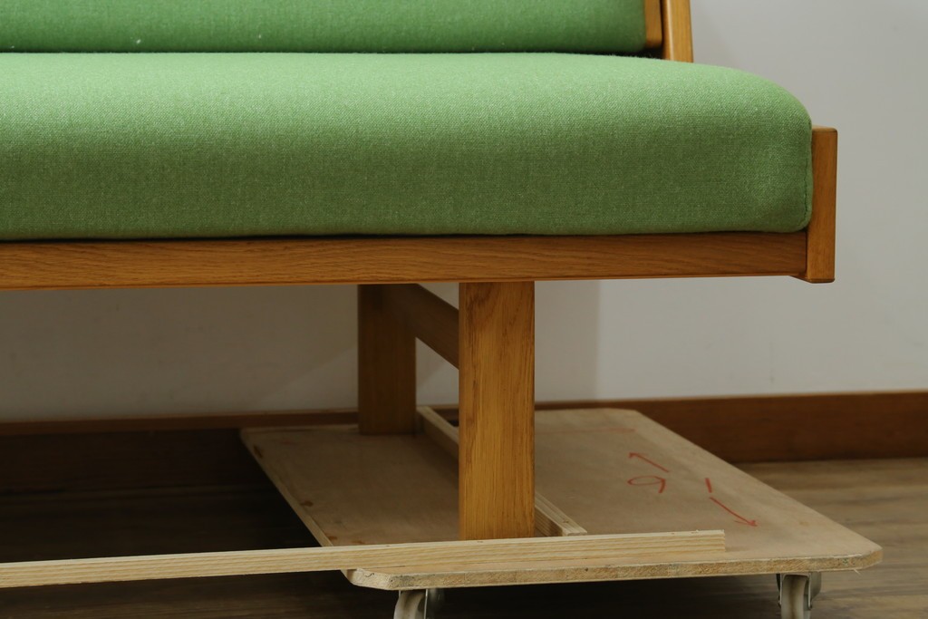 デンマークヴィンテージ　GETAMA(ゲタマ)　Hans J. Wegner(ハンス・J・ウェグナー)　GE258　さわやかなレトログリーンの2wayデイベッド　(R-087512)