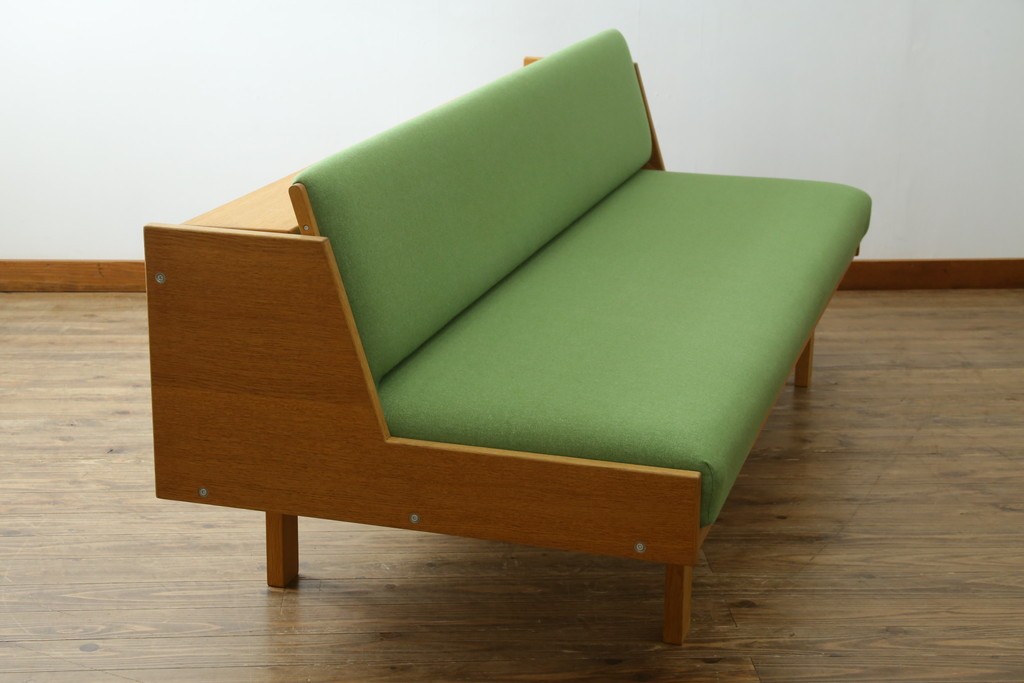 デンマークヴィンテージ　GETAMA(ゲタマ)　Hans J. Wegner(ハンス・J・ウェグナー)　GE258　さわやかなレトログリーンの2wayデイベッド　(R-087512)
