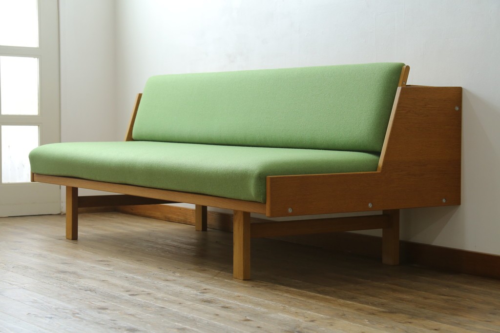 デンマークヴィンテージ　GETAMA(ゲタマ)　Hans J. Wegner(ハンス・J・ウェグナー)　GE258　さわやかなレトログリーンの2wayデイベッド　(R-087512)