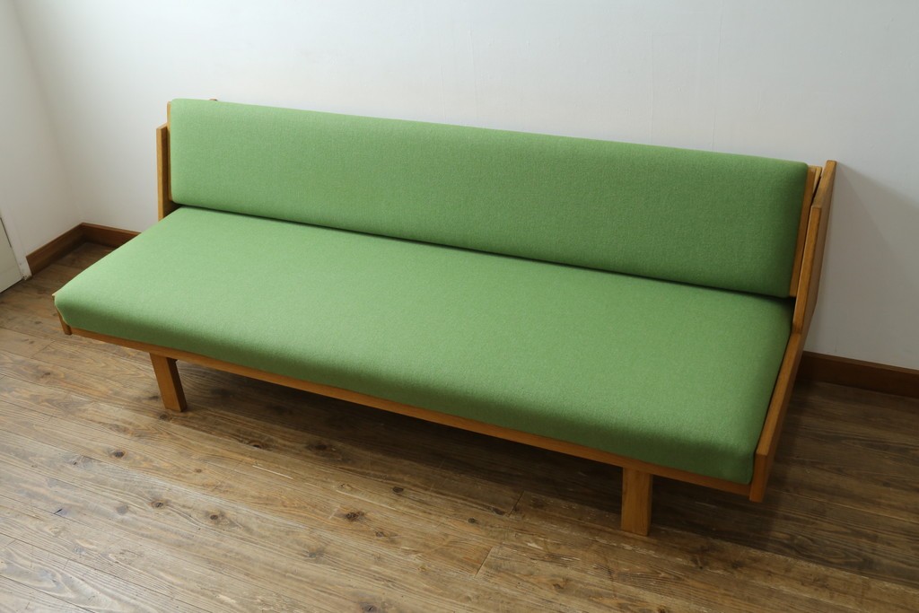 デンマークヴィンテージ　GETAMA(ゲタマ)　Hans J. Wegner(ハンス・J・ウェグナー)　GE258　さわやかなレトログリーンの2wayデイベッド　(R-087512)