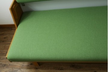 デンマークヴィンテージ　GETAMA(ゲタマ)　Hans J. Wegner(ハンス・J・ウェグナー)　GE258　さわやかなレトログリーンの2wayデイベッド　(R-087512)