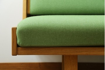 デンマークヴィンテージ　GETAMA(ゲタマ)　Hans J. Wegner(ハンス・J・ウェグナー)　GE258　さわやかなレトログリーンの2wayデイベッド　(R-087512)