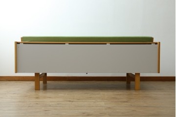 デンマークヴィンテージ　GETAMA(ゲタマ)　Hans J. Wegner(ハンス・J・ウェグナー)　GE258　さわやかなレトログリーンの2wayデイベッド　(R-087512)