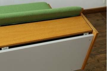 デンマークヴィンテージ　GETAMA(ゲタマ)　Hans J. Wegner(ハンス・J・ウェグナー)　GE258　さわやかなレトログリーンの2wayデイベッド　(R-087512)