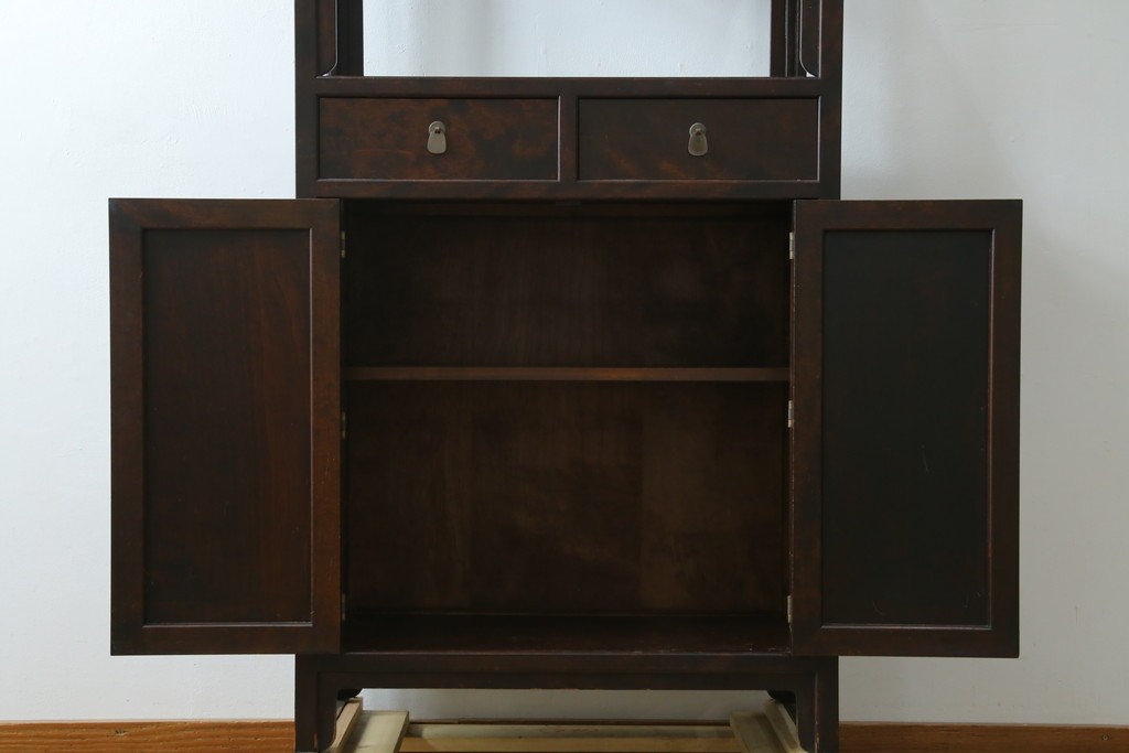 中古　美品　松本民芸家具　見せる飾り棚と隠す収納を兼ねた132型朝鮮棚　定価約55万円　(R-087513)