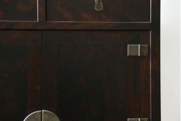 中古　美品　松本民芸家具　見せる飾り棚と隠す収納を兼ねた132型朝鮮棚　定価約55万円　(R-087513)