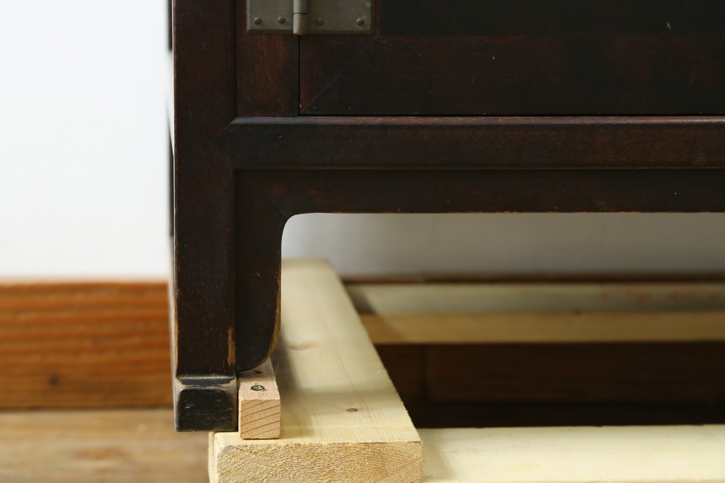 中古　美品　松本民芸家具　見せる飾り棚と隠す収納を兼ねた132型朝鮮棚　定価約55万円　(R-087513)