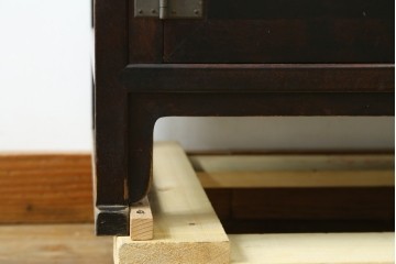 中古　美品　松本民芸家具　見せる飾り棚と隠す収納を兼ねた132型朝鮮棚　定価約55万円　(R-087513)