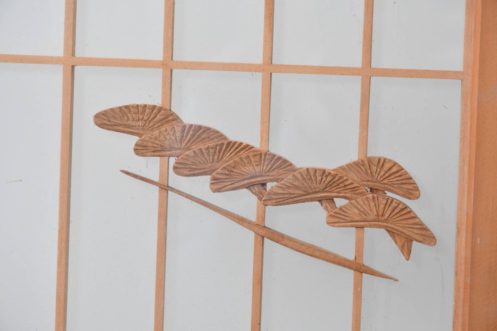 ヴィンテージ建具　昭和中期　両面ガラス　富士や松の彫刻をあしらった組子入り書院戸2枚セット　(R-087514)