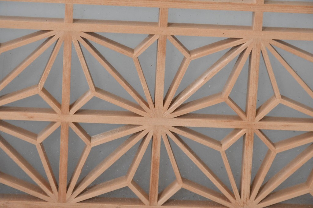 ヴィンテージ建具　昭和中期　両面ガラス　富士や松の彫刻をあしらった組子入り書院戸2枚セット　(R-087514)