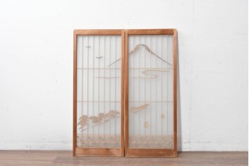 ヴィンテージ建具　昭和中期　両面ガラス　富士や松の彫刻をあしらった組子入り書院戸2枚セット　(R-087514)