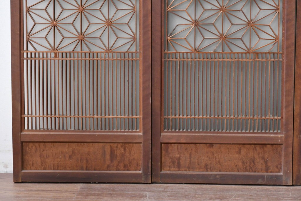 アンティーク建具　昭和初期　片面ガラス　落ち着いた木色に麻の葉模様の組子が美しい書院戸4枚セット　(R-087515)