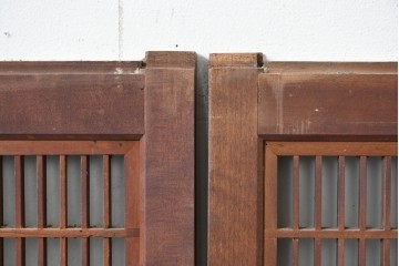 アンティーク建具　昭和初期　片面ガラス　落ち着いた木色に麻の葉模様の組子が美しい書院戸4枚セット　(R-087515)