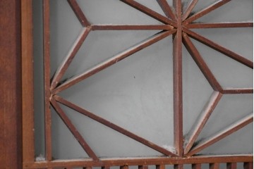 アンティーク建具　昭和初期　片面ガラス　落ち着いた木色に麻の葉模様の組子が美しい書院戸4枚セット　(R-087515)