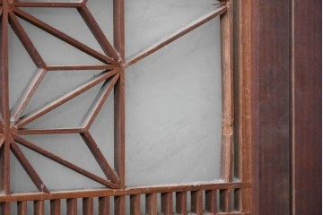 アンティーク建具　昭和初期　片面ガラス　落ち着いた木色に麻の葉模様の組子が美しい書院戸4枚セット　(R-087515)