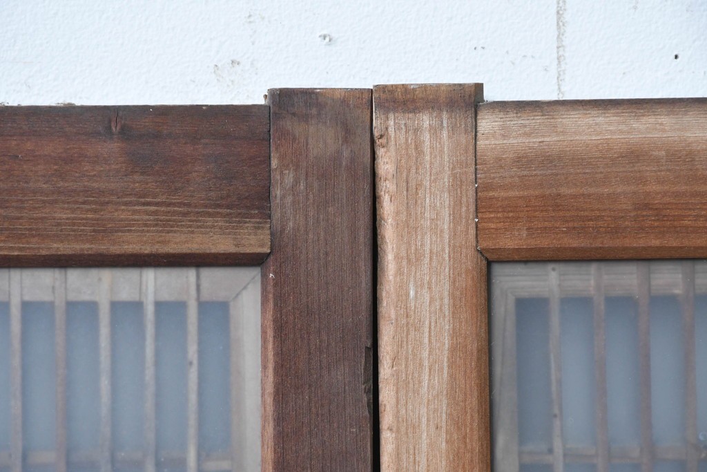 アンティーク建具　昭和初期　片面ガラス　落ち着いた木色に麻の葉模様の組子が美しい書院戸4枚セット　(R-087515)