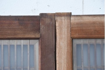 アンティーク建具　昭和初期　片面ガラス　落ち着いた木色に麻の葉模様の組子が美しい書院戸4枚セット　(R-087515)