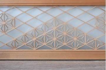 ヴィンテージ建具　昭和中期　両面ガラス　繊細な組子細工が目を引く欄間1枚　(R-087517)