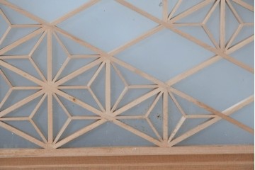 ヴィンテージ建具　昭和中期　両面ガラス　繊細な組子細工が目を引く欄間1枚　(R-087517)