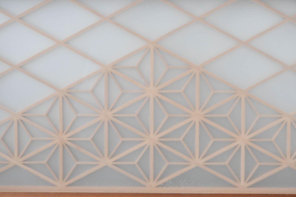 ヴィンテージ建具　昭和中期　両面ガラス　繊細な組子細工が目を引く欄間1枚　(R-087517)