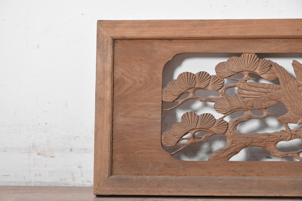 アンティーク建具　昭和初期　松と鷹を彫刻した存在感のある欄間1枚　(R-087518)