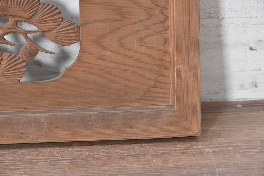 アンティーク建具　昭和初期　松と鷹を彫刻した存在感のある欄間1枚　(R-087518)