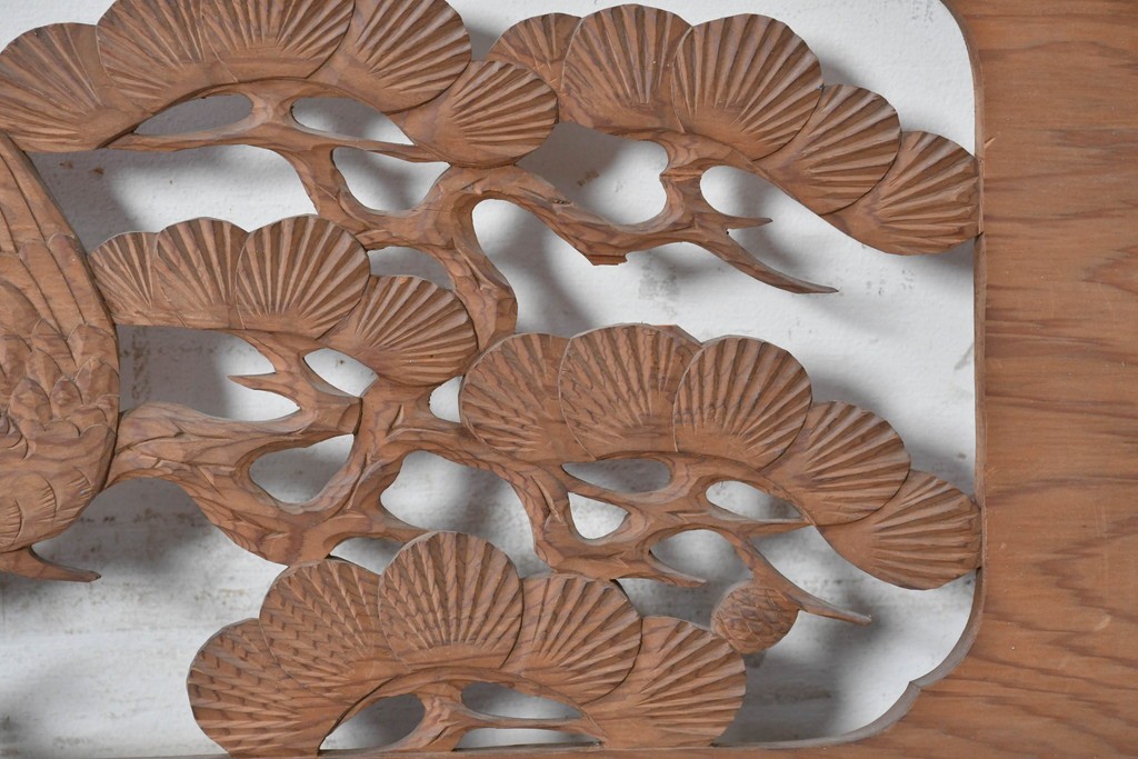 アンティーク建具　昭和初期　松と鷹を彫刻した存在感のある欄間1枚　(R-087518)