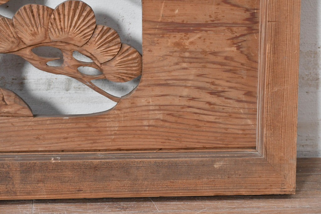 アンティーク建具　昭和初期　松と鷹を彫刻した存在感のある欄間1枚　(R-087518)
