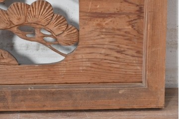 アンティーク建具　昭和初期　松と鷹を彫刻した存在感のある欄間1枚　(R-087518)