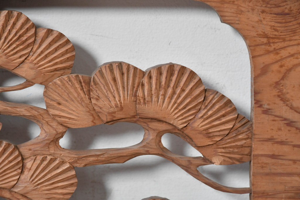 アンティーク建具　昭和初期　松と鷹を彫刻した存在感のある欄間1枚　(R-087518)