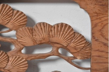 アンティーク建具　昭和初期　松と鷹を彫刻した存在感のある欄間1枚　(R-087518)
